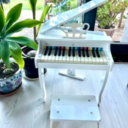 Hape Piano