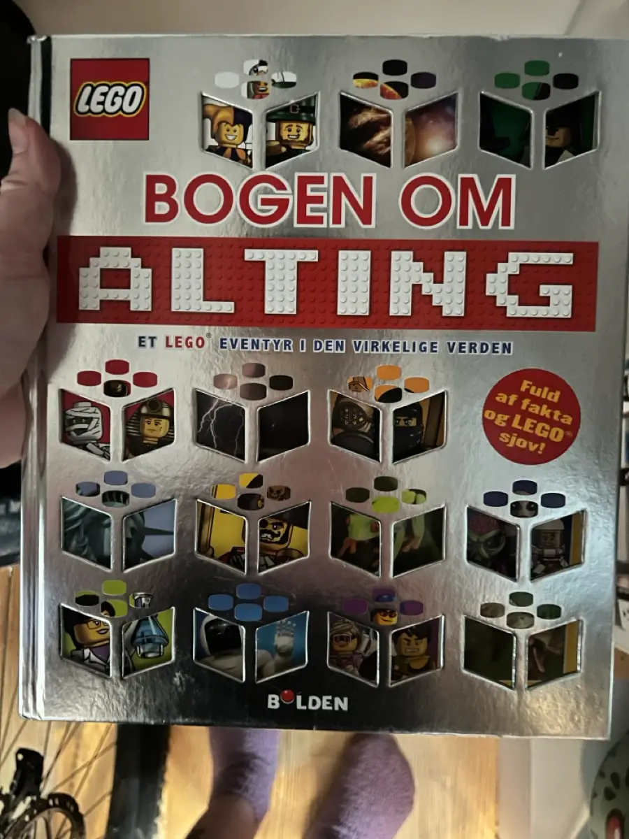 Bogen om alting Lego Bog