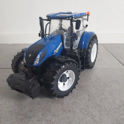 Bruder Traktor (New Holland)