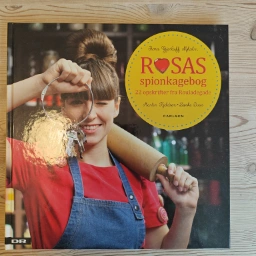 Rosas spionkagebog fra Rouladegade Bog