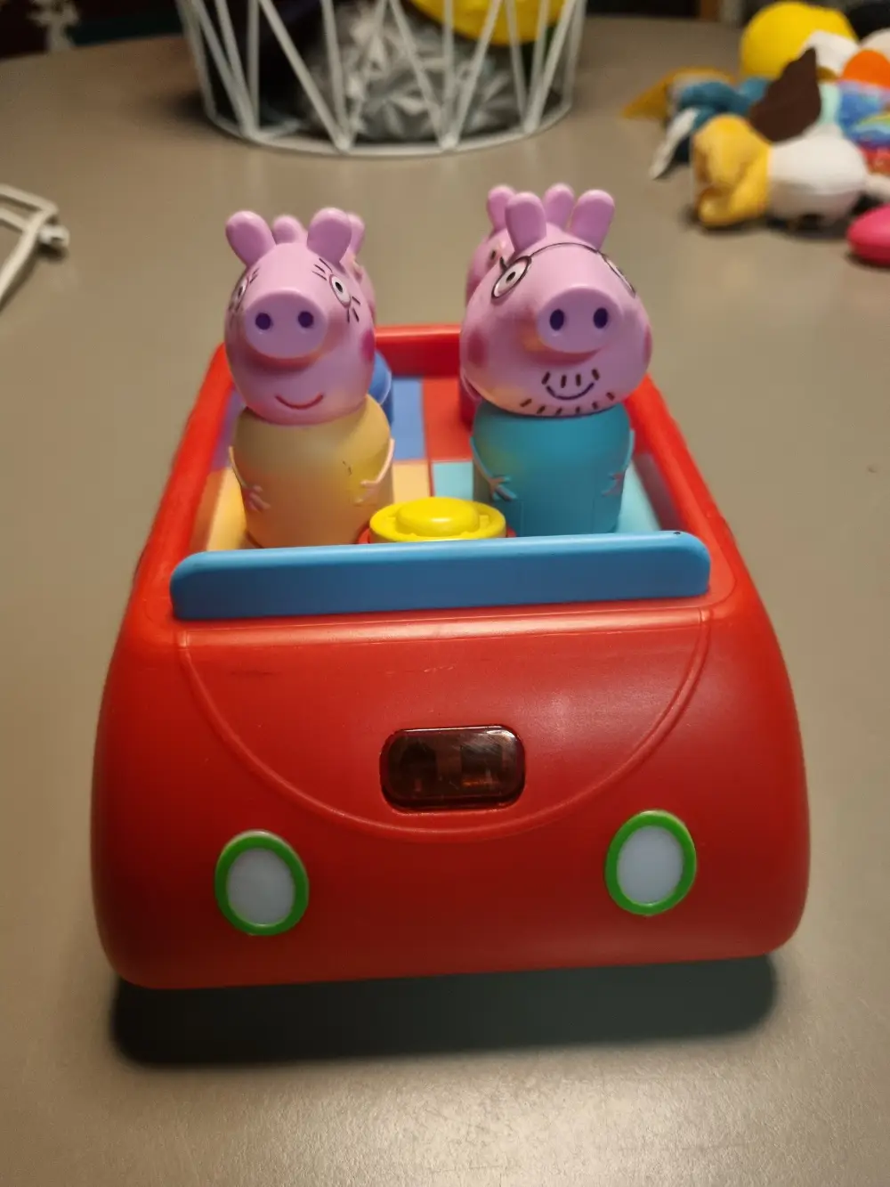 gurli gris Familien i bil
