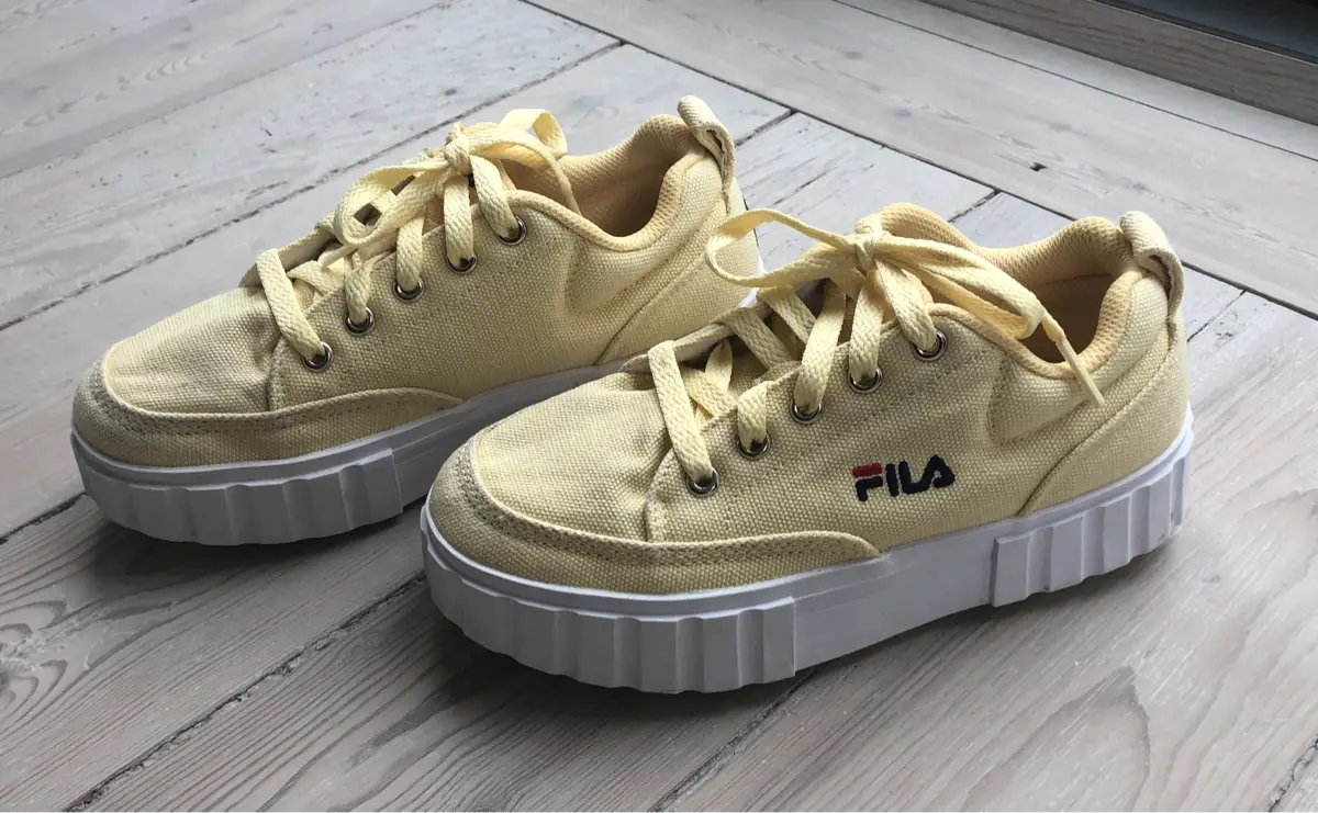 FILA Sneakers