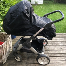 Stokke Trailz barnevogn og izi go