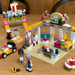 LEGO Friends Pitstop-café 41349