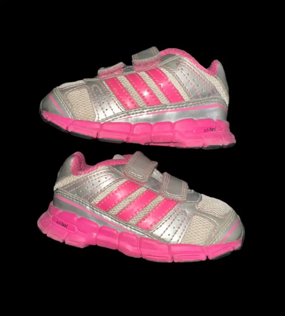 Adidas pink grå 22 sko kondisko sneakers måler 133 l