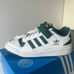 adidas Sneaker