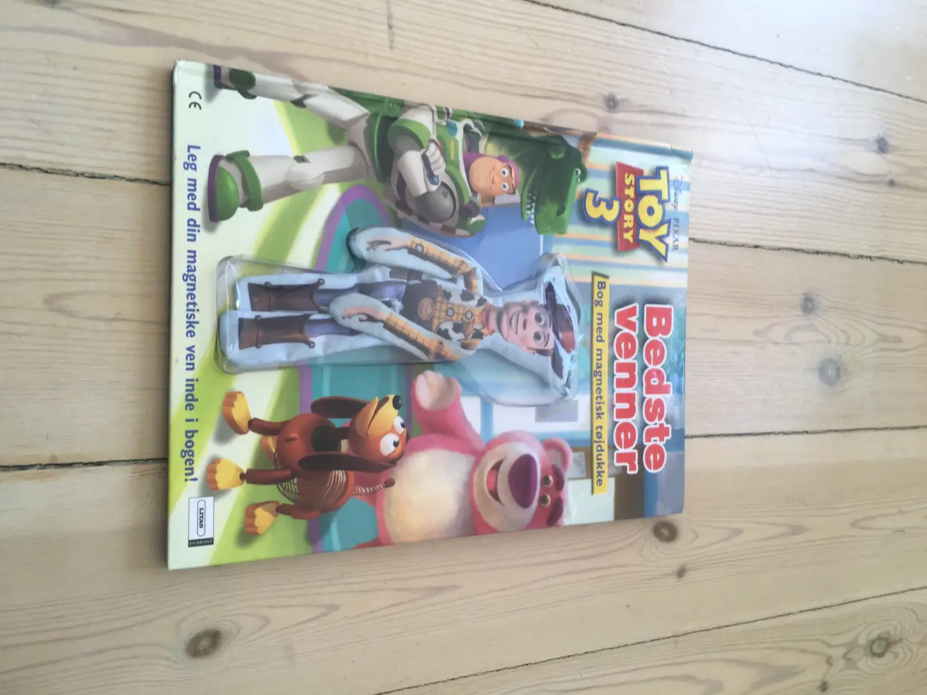 Bedste venner- bog med legetøj Bog med magnetisk legetøj