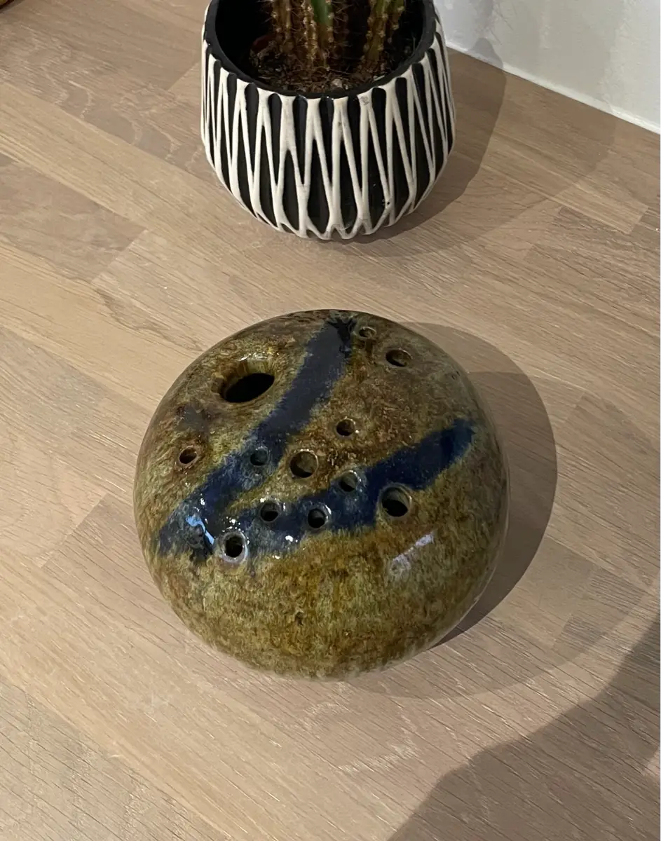 Retro Pottedame vase urtepotteskju