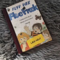 Flyv væk Flue Fræk Bog