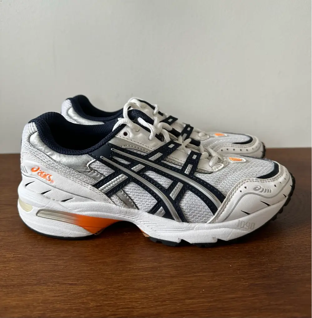 ASICS Sneakers