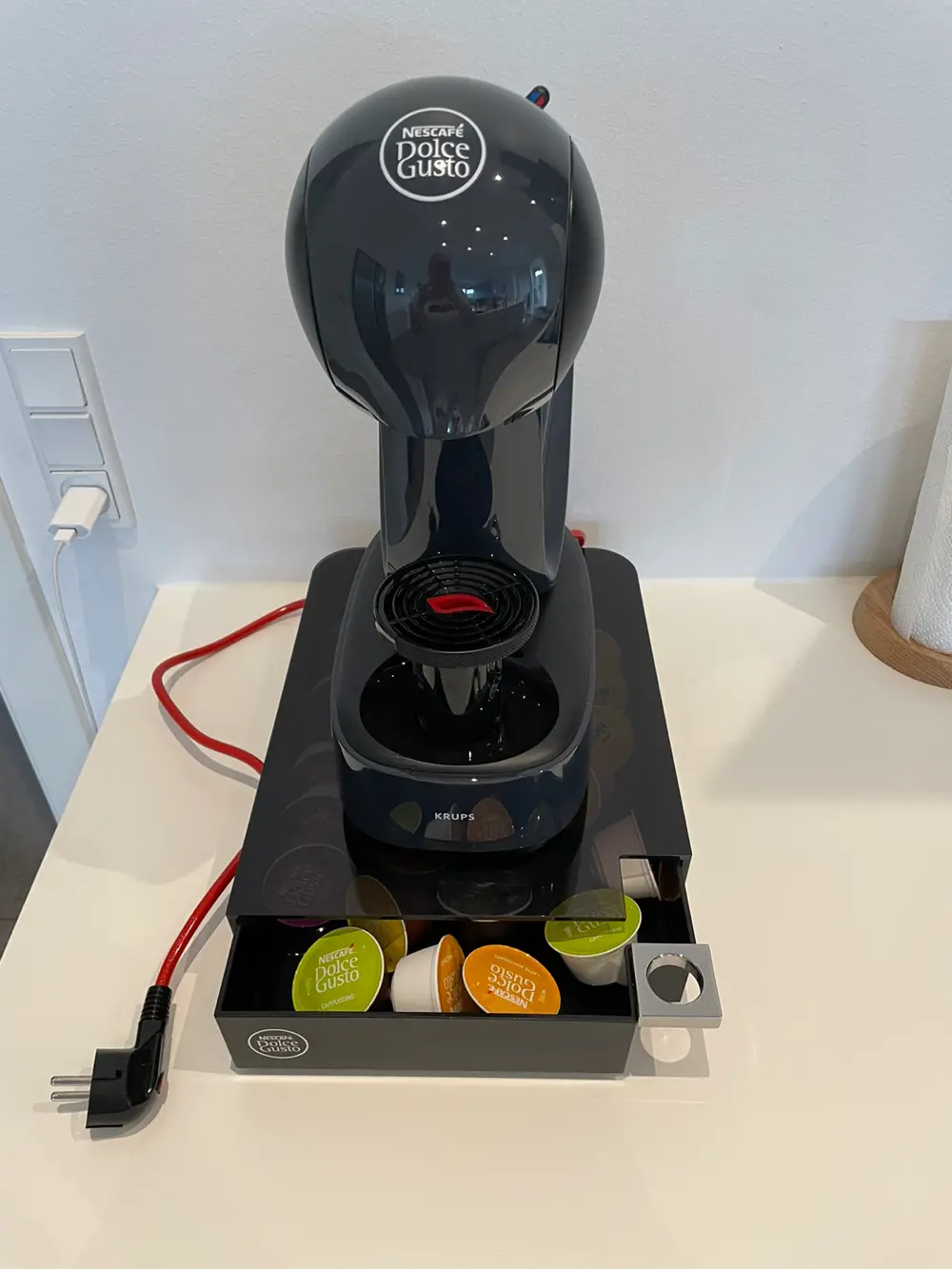 Nescafe Dolce Gusto Kaffemaskine og kapsel skuffe