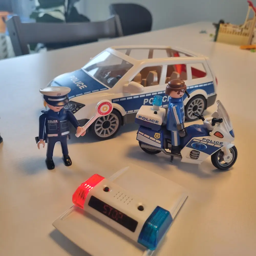 Playmobil Politibil og motorcykel