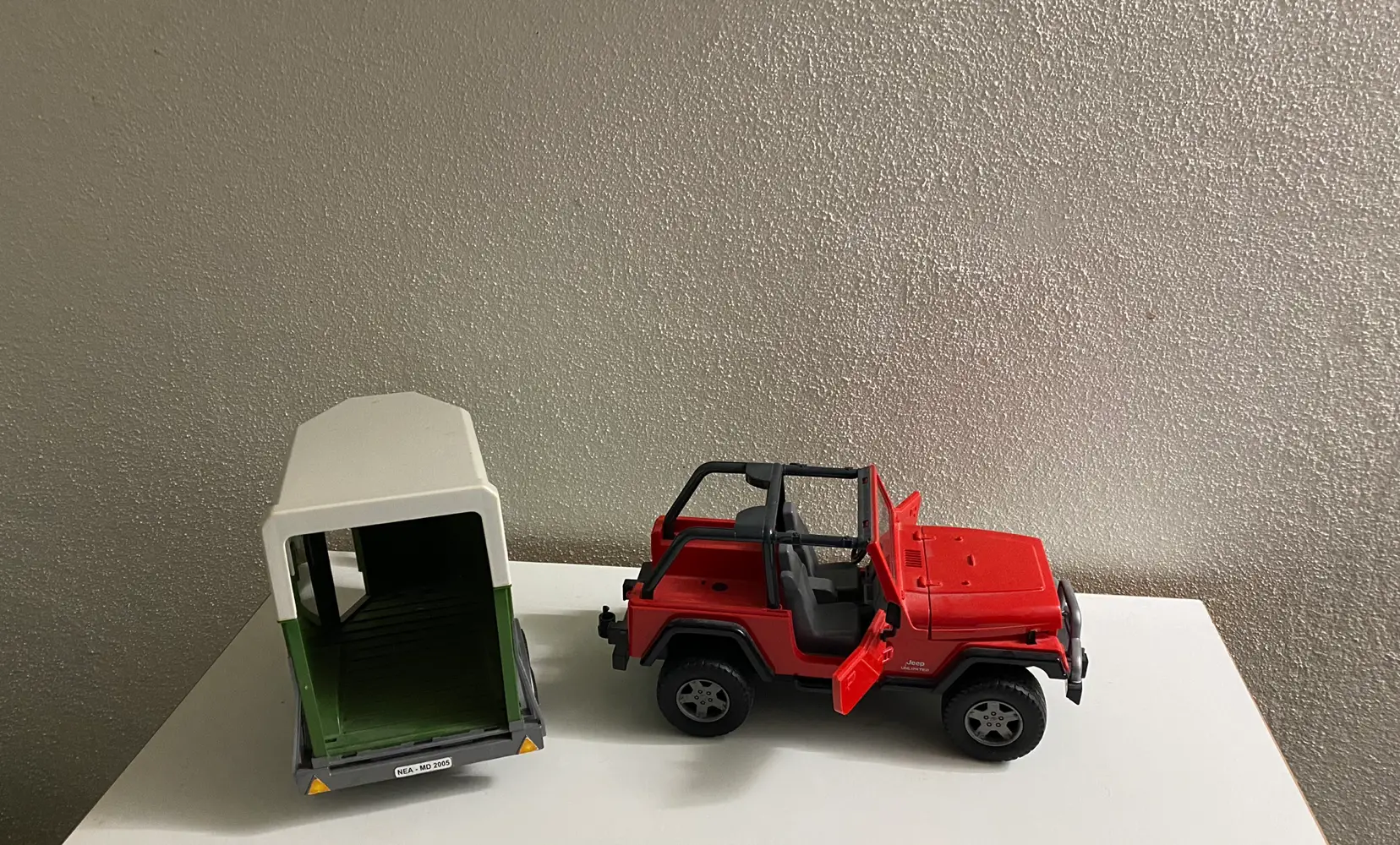 Bruder Jeep + hestetrailer