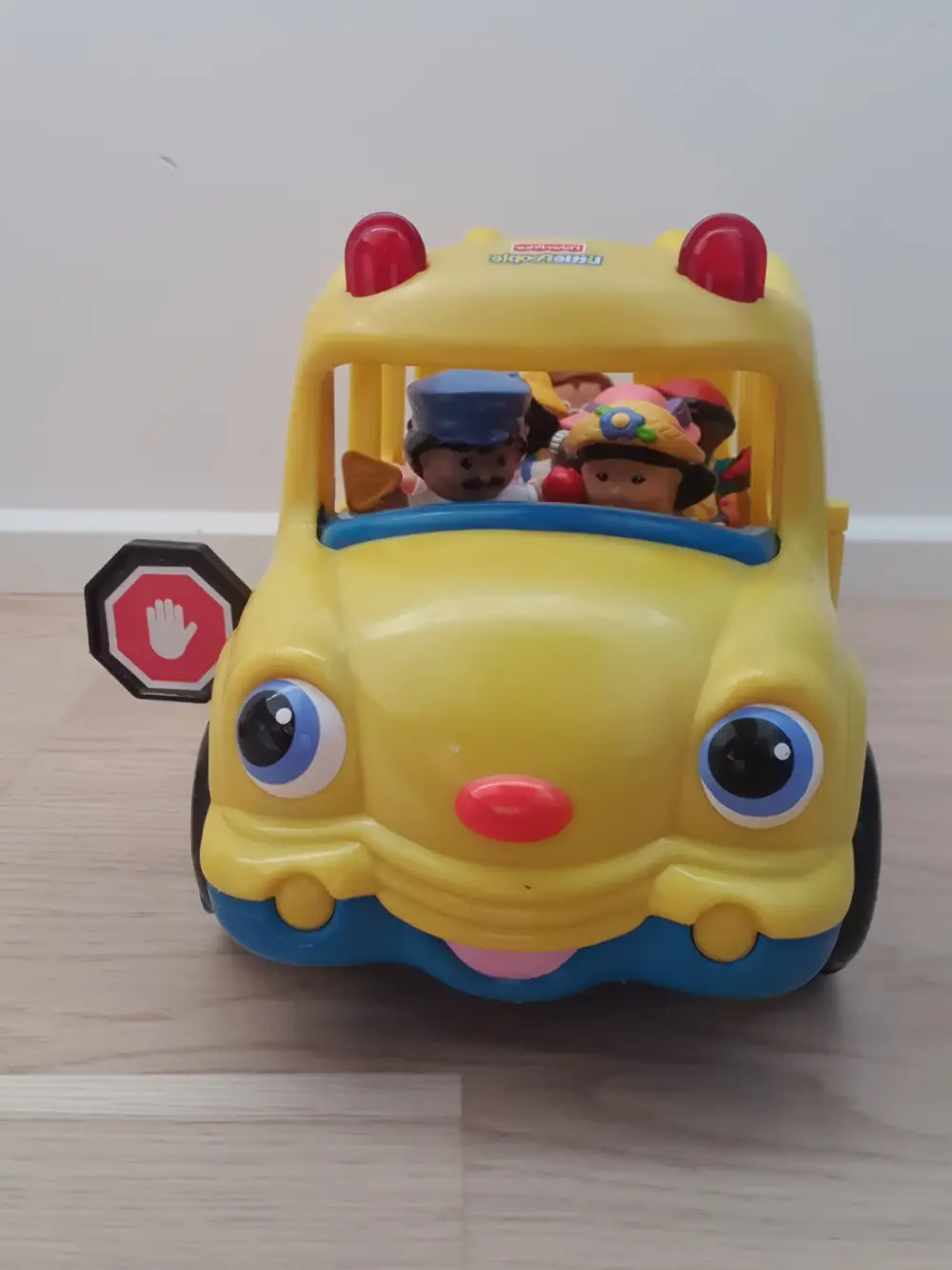 Fisher Price Bus med lyd og figurer