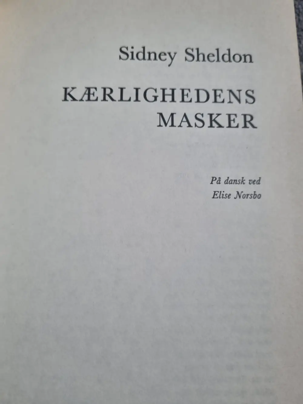 Sidney Sheldon Kærlighedens masker