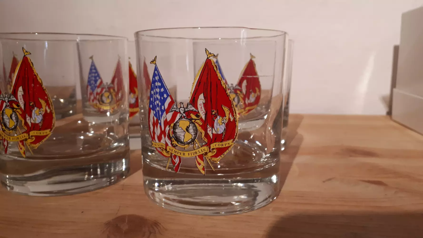 Ukendt Drinksglas med flag på