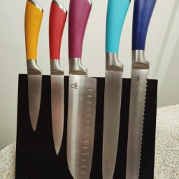 United Colors of Benetton knive og stativ / knives