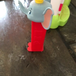 Dumbo Dispenzer