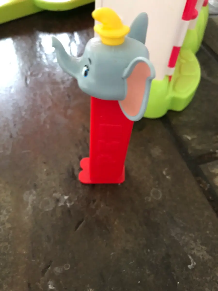 Dumbo Dispenzer