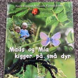 Mads og Mia kigger på små dyr Fagbog