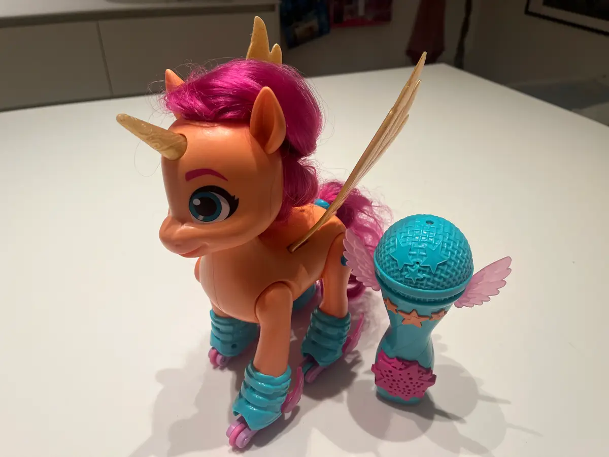 My Little Pony Sing 'N Skate Sunny Starscout