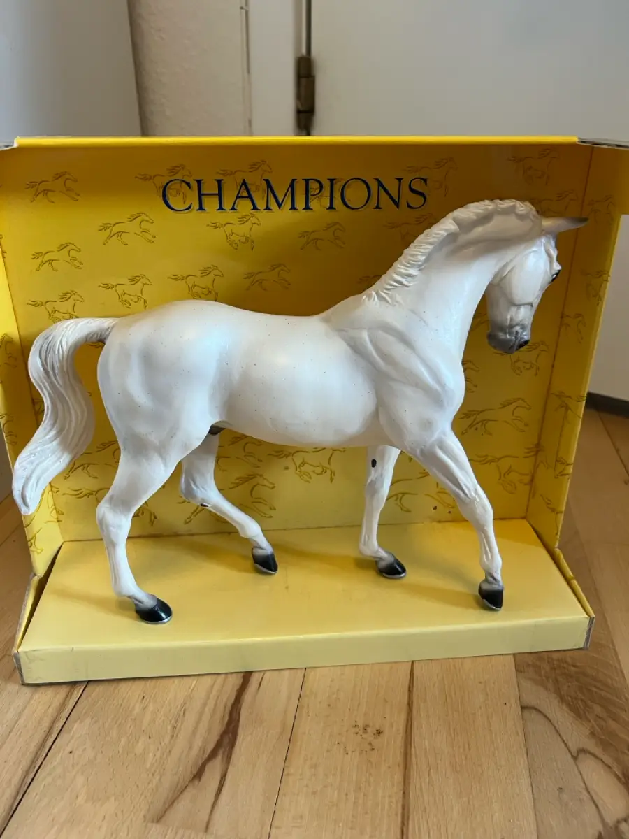 Breyer Hest Milton