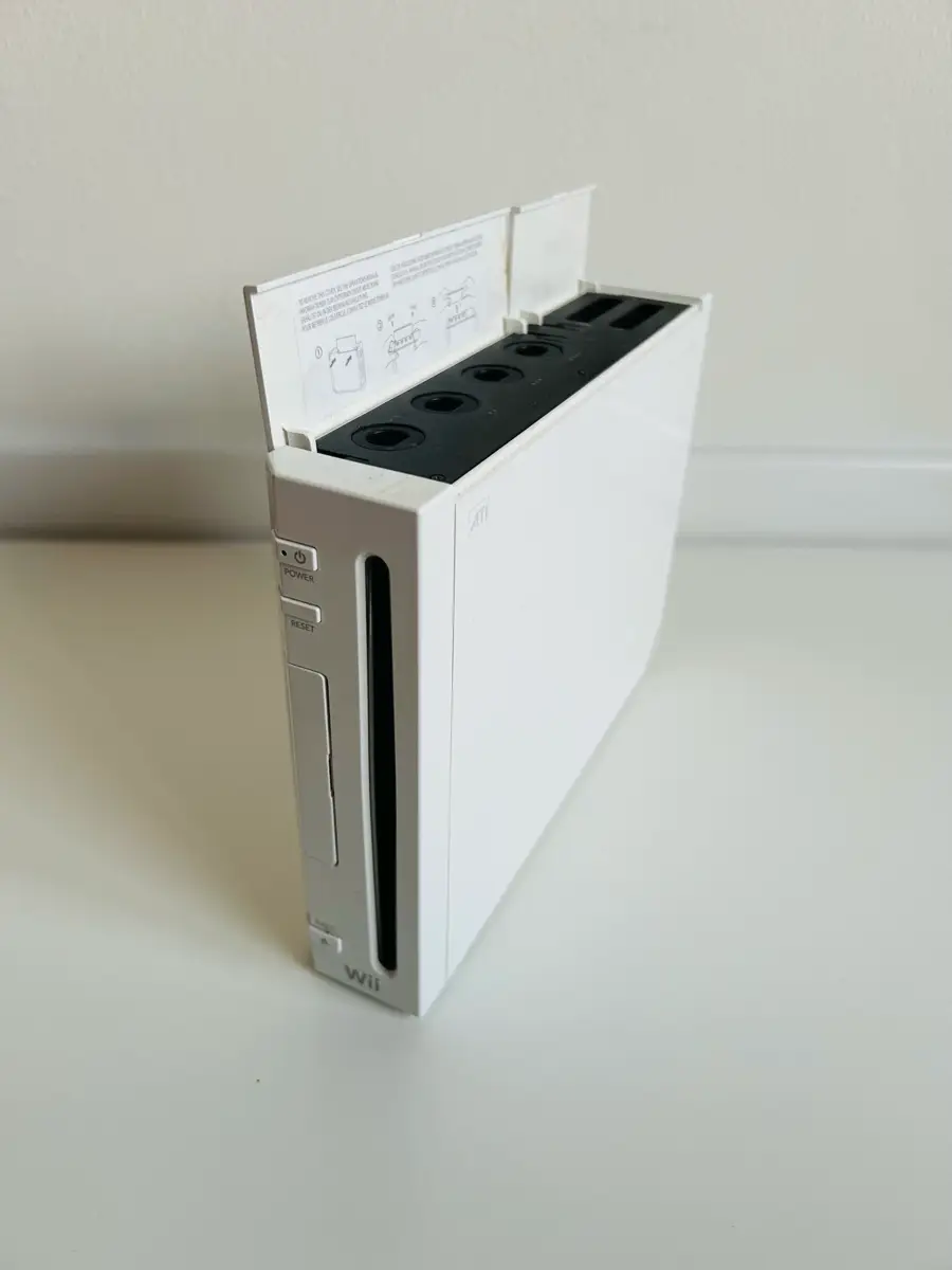 Nintendo Wii inkl 17 spil