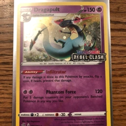 Pokémon Dragapult med stamp