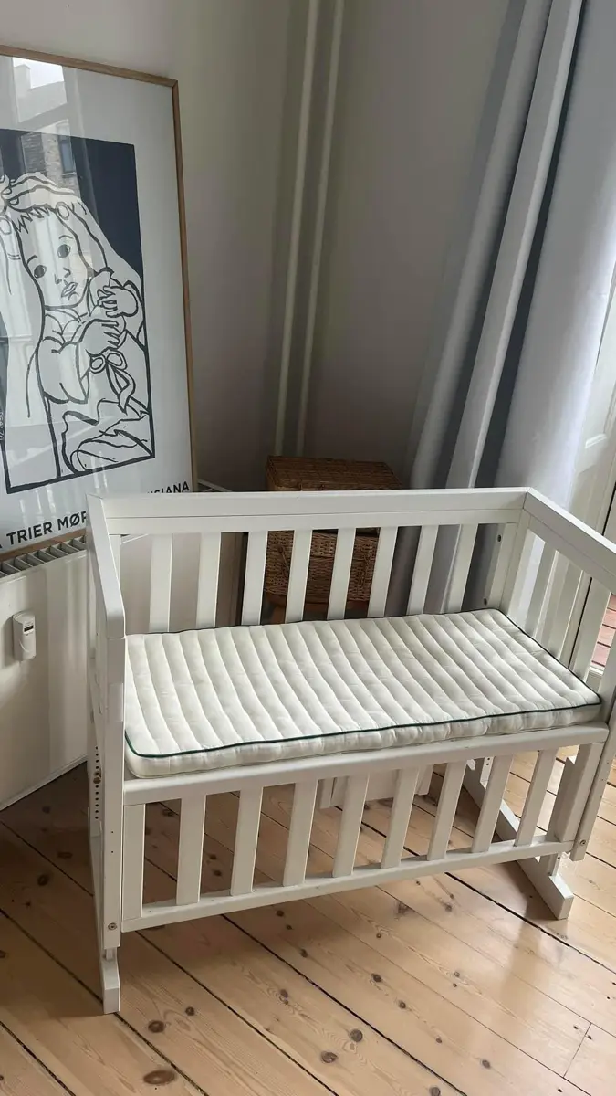 Troll Bedside crib