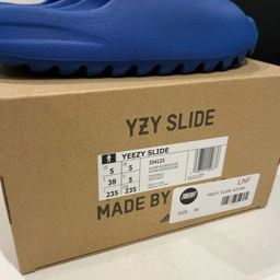 Yeezy Slide Sandal