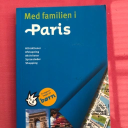 Med familien i paris Rejsebog