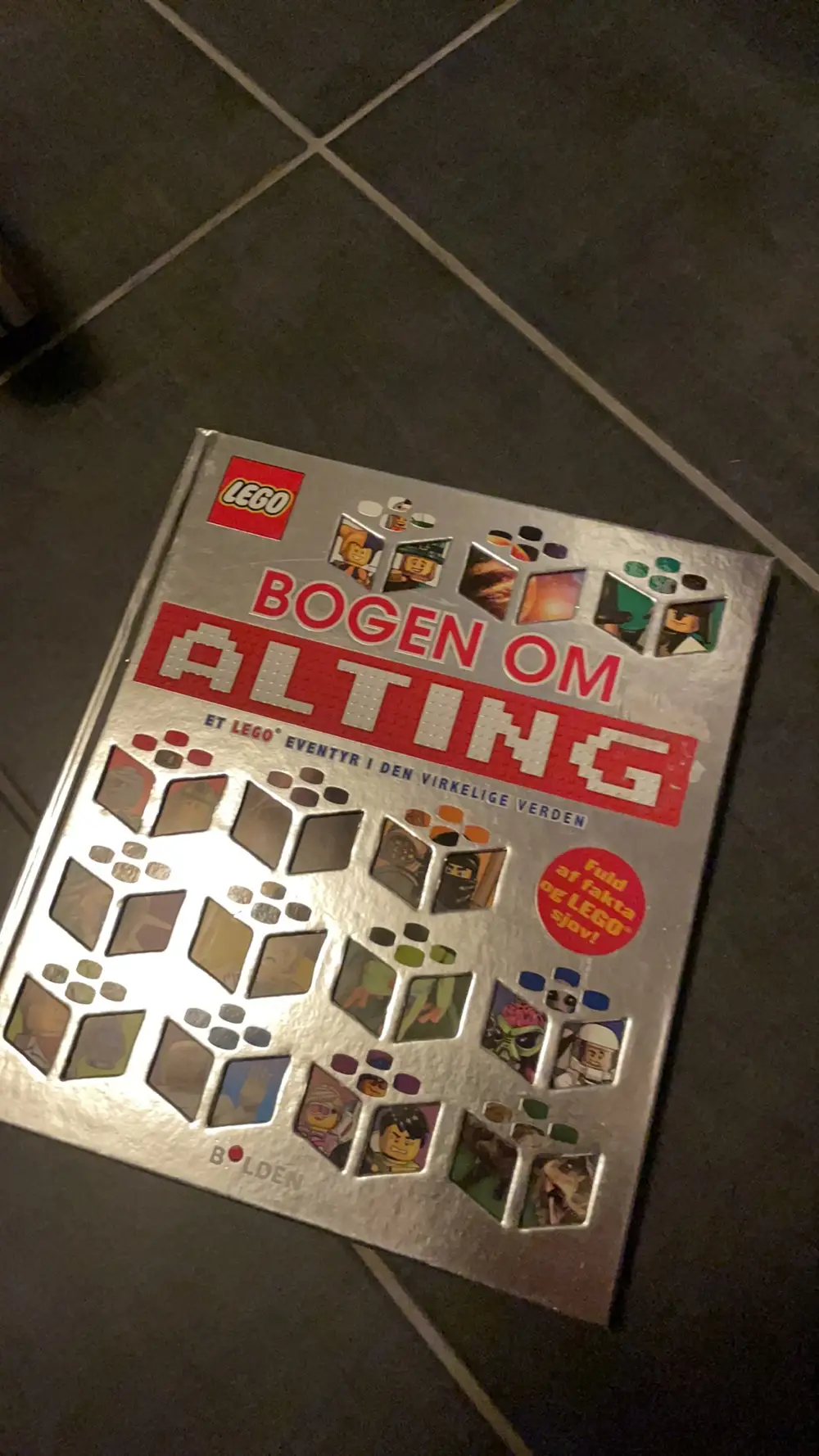 Bogen om alting Lego Bog