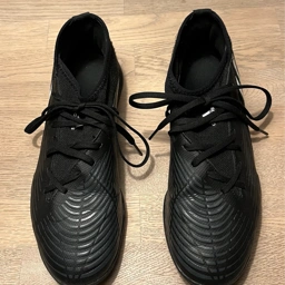 adidas Fodboldstøvler indendørs