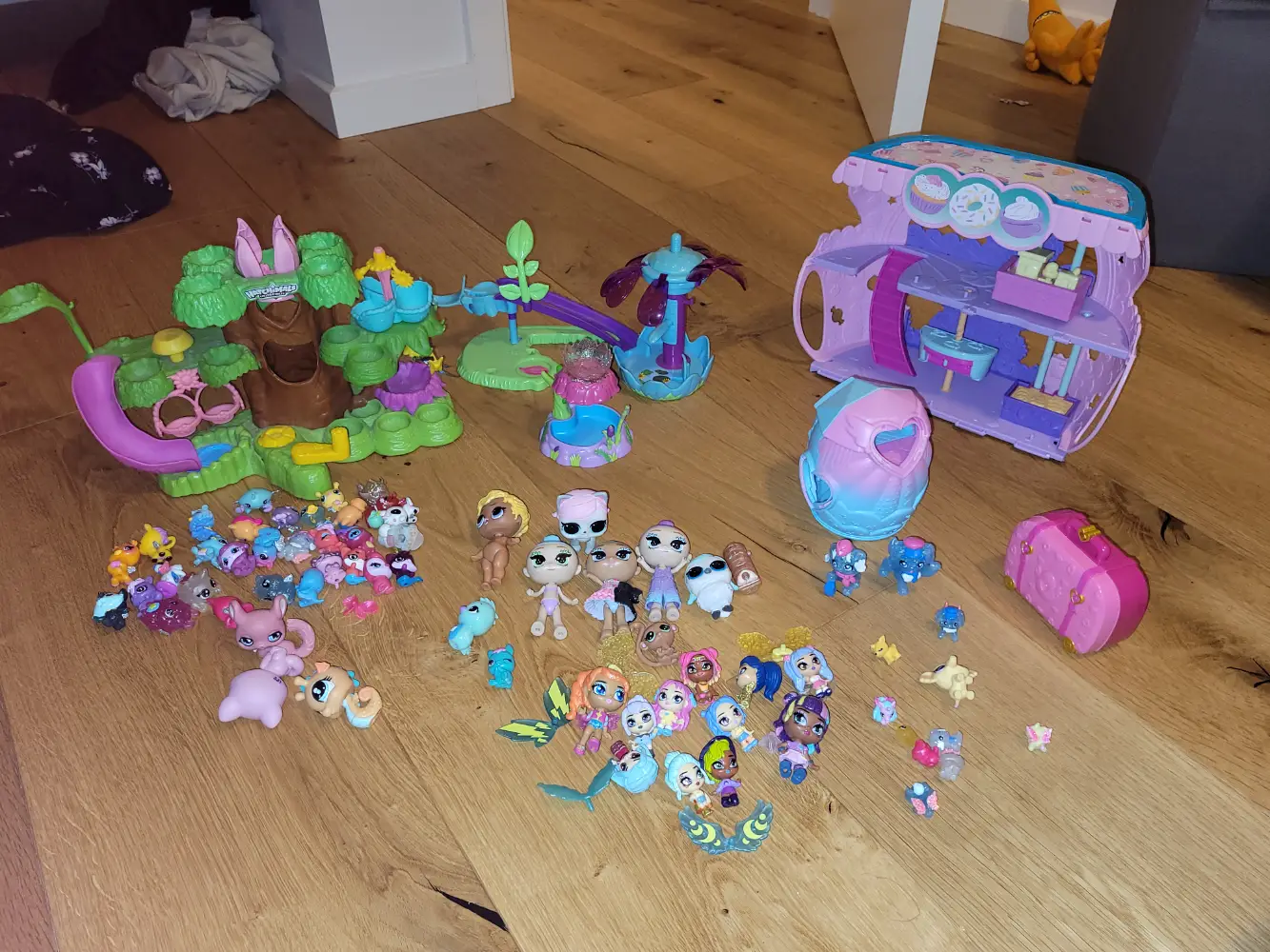 Hatchimals 30 hatchimals feer og bygning