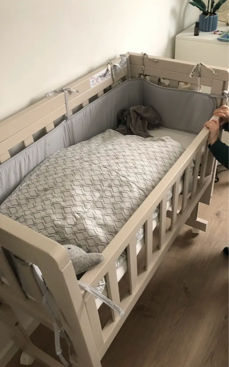 Troll Bedside crib