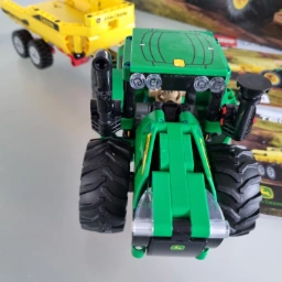 LEGO John Deere traktor