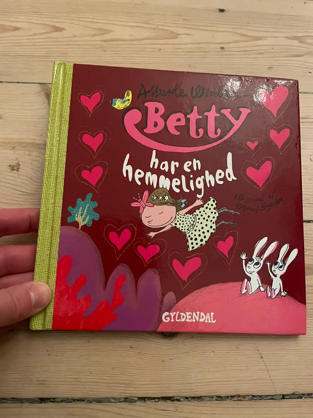 Betty har en hemmelighed Bog