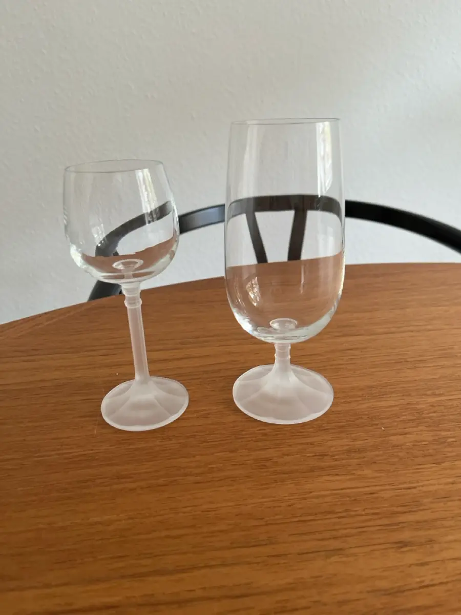 Ukendt Glas