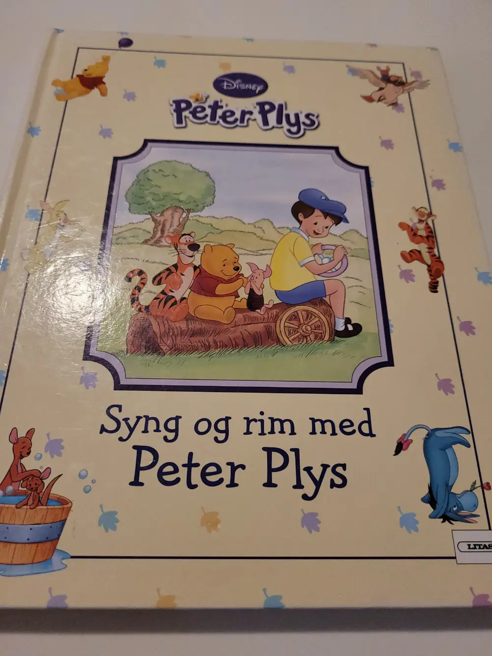 Syng og rim med Peter Plys Bog