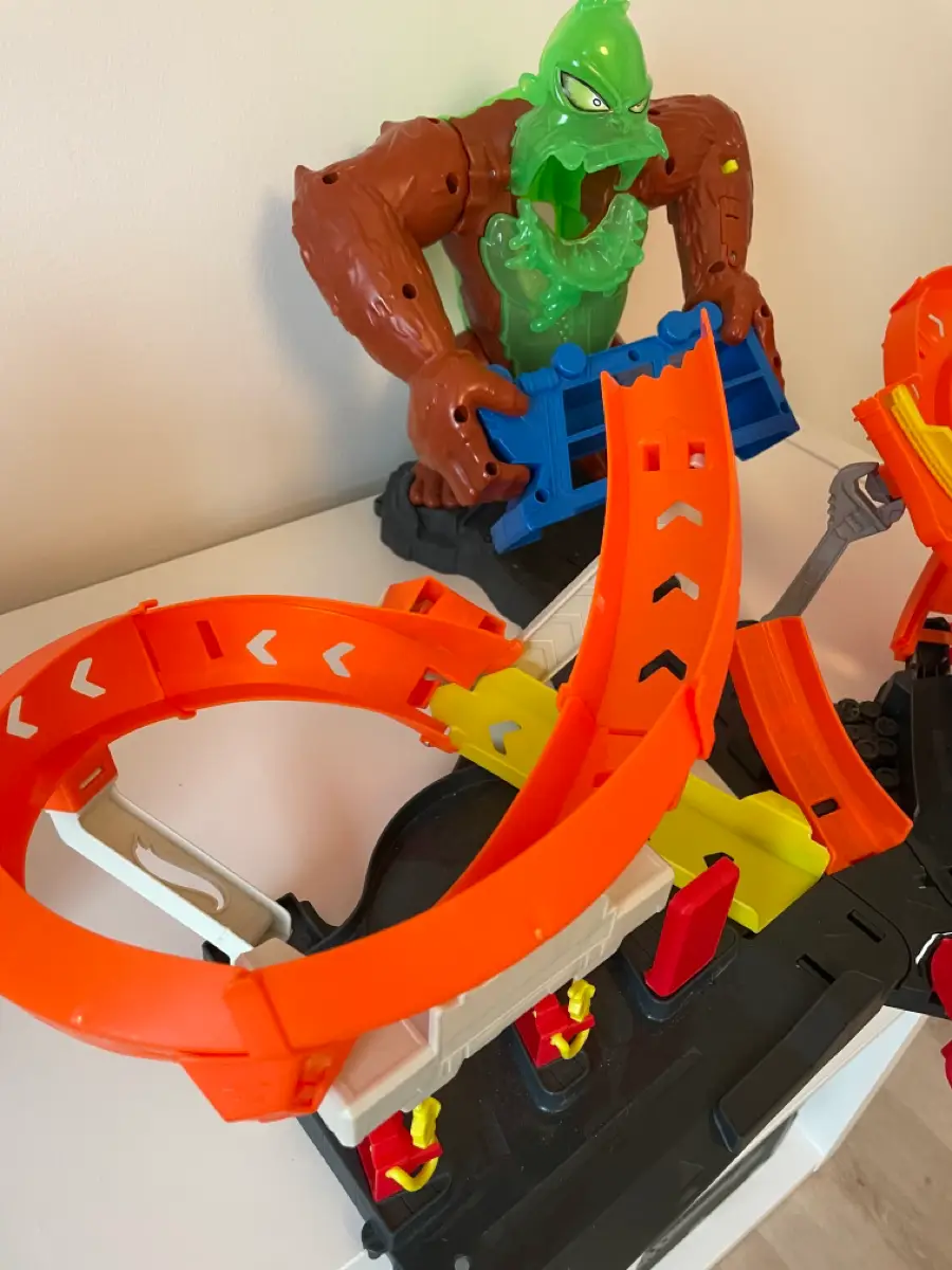 Hot Wheels Gorilla slam racerbane