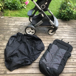 Stokke Trailz barnevogn og izi go