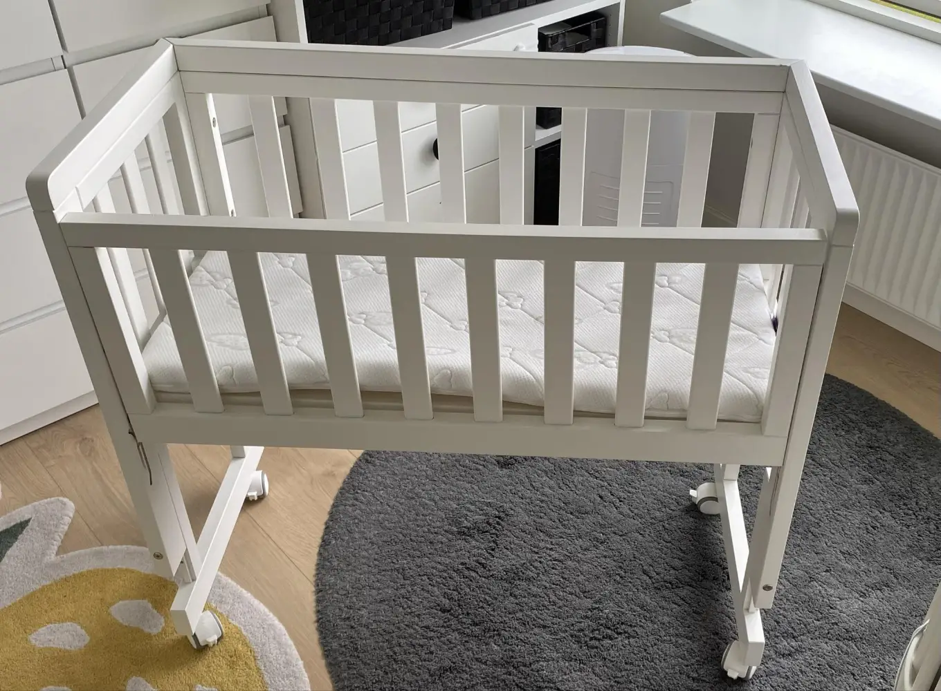 Troll Bedside crib