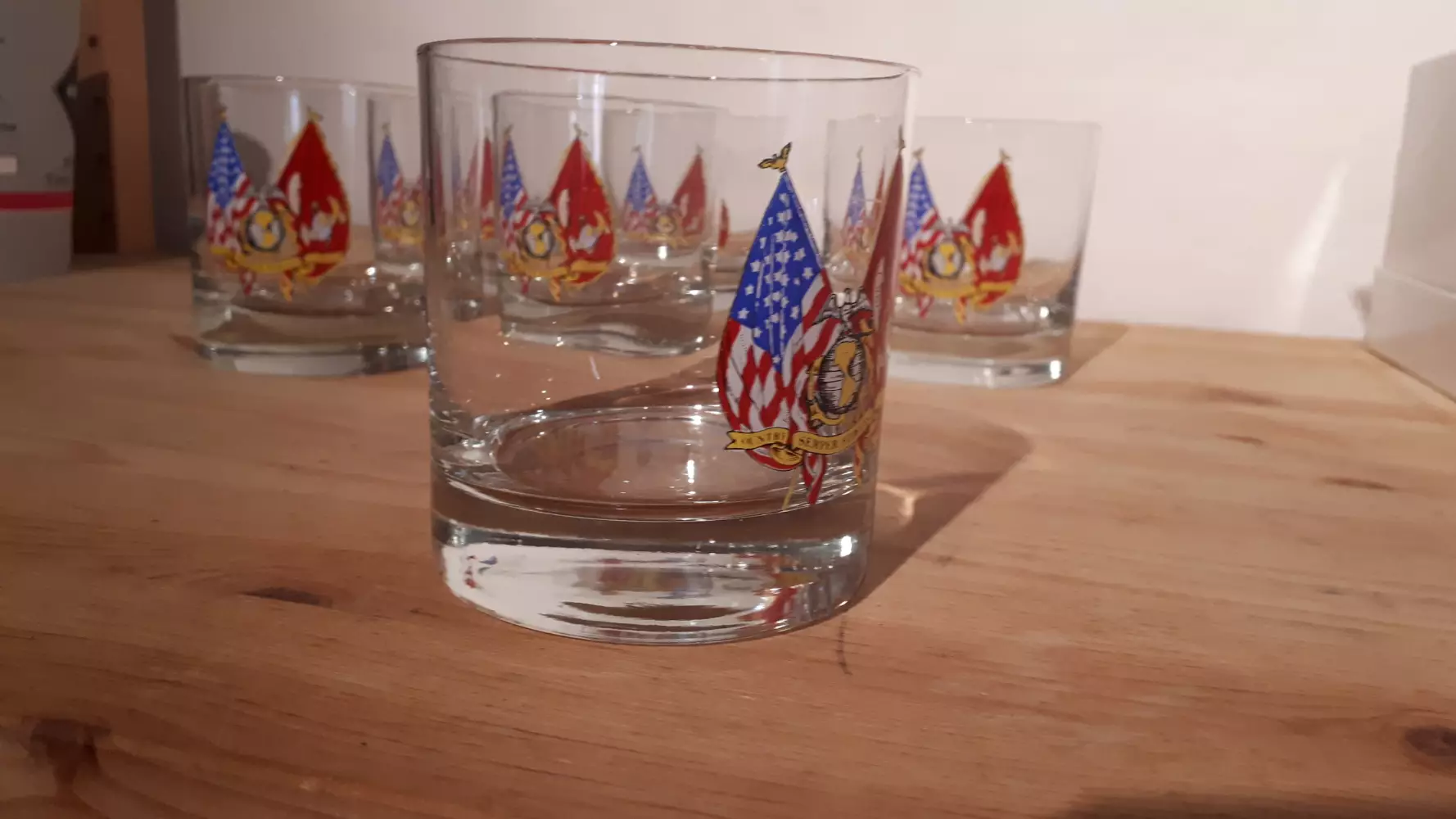 Ukendt Drinksglas med flag på