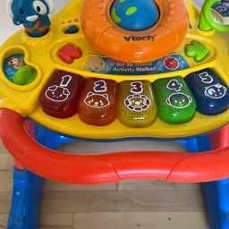 Vtech Aktivitets gåvogn