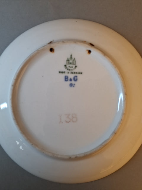 Porsgrund porcelæn, platte med motiv af isbjørne