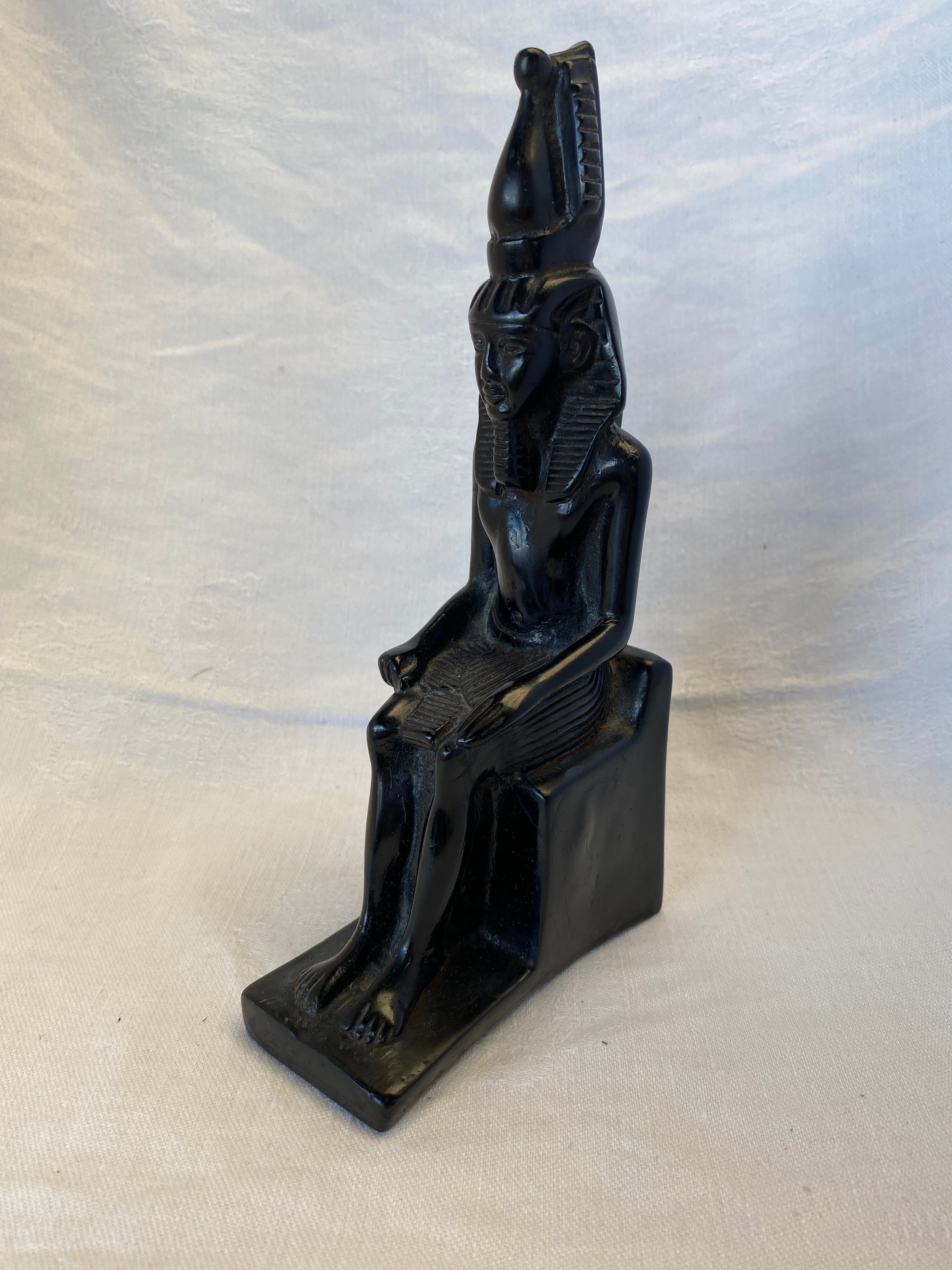 Egyptisk resin figur