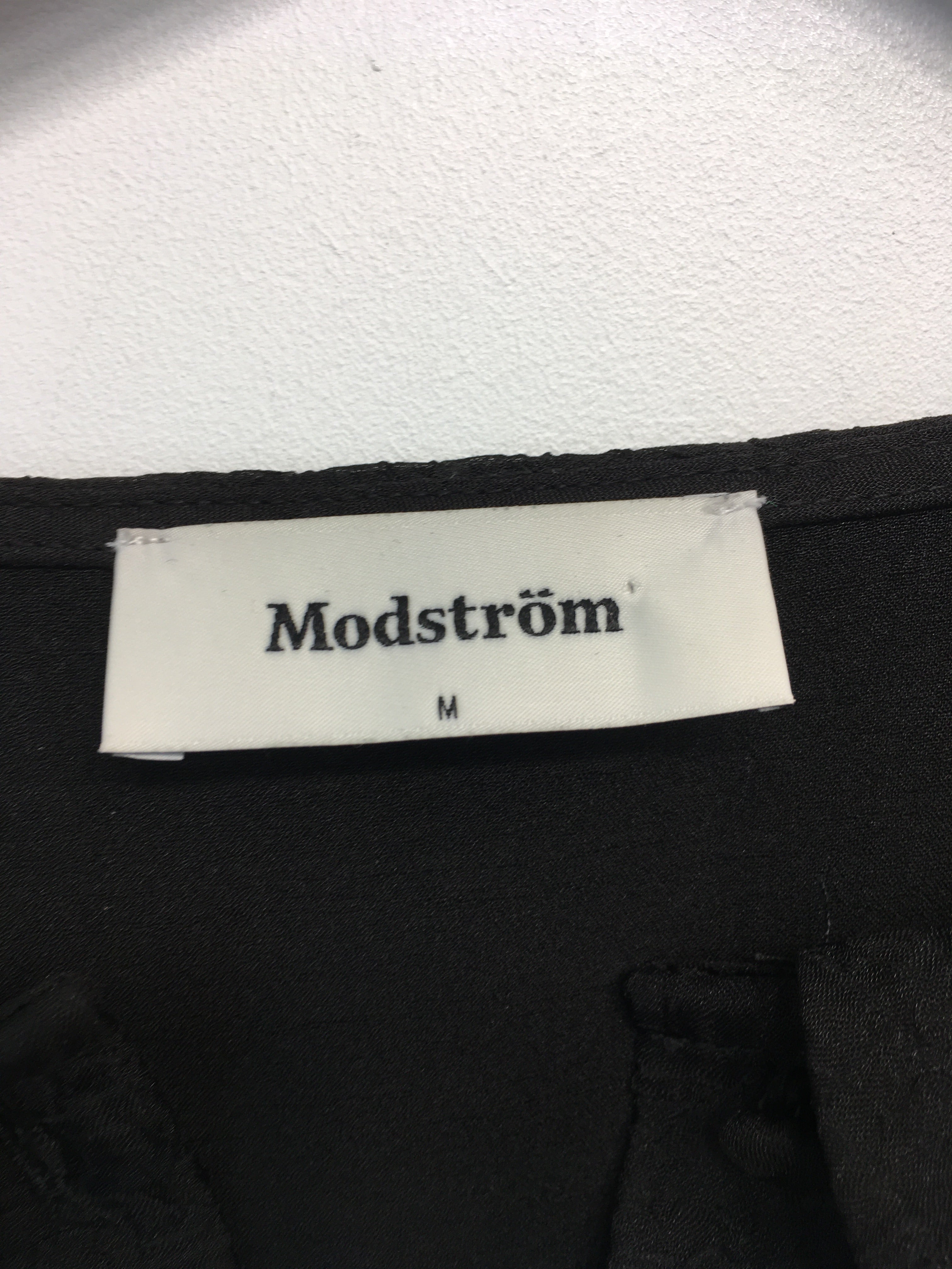 Modstrøm Kjole