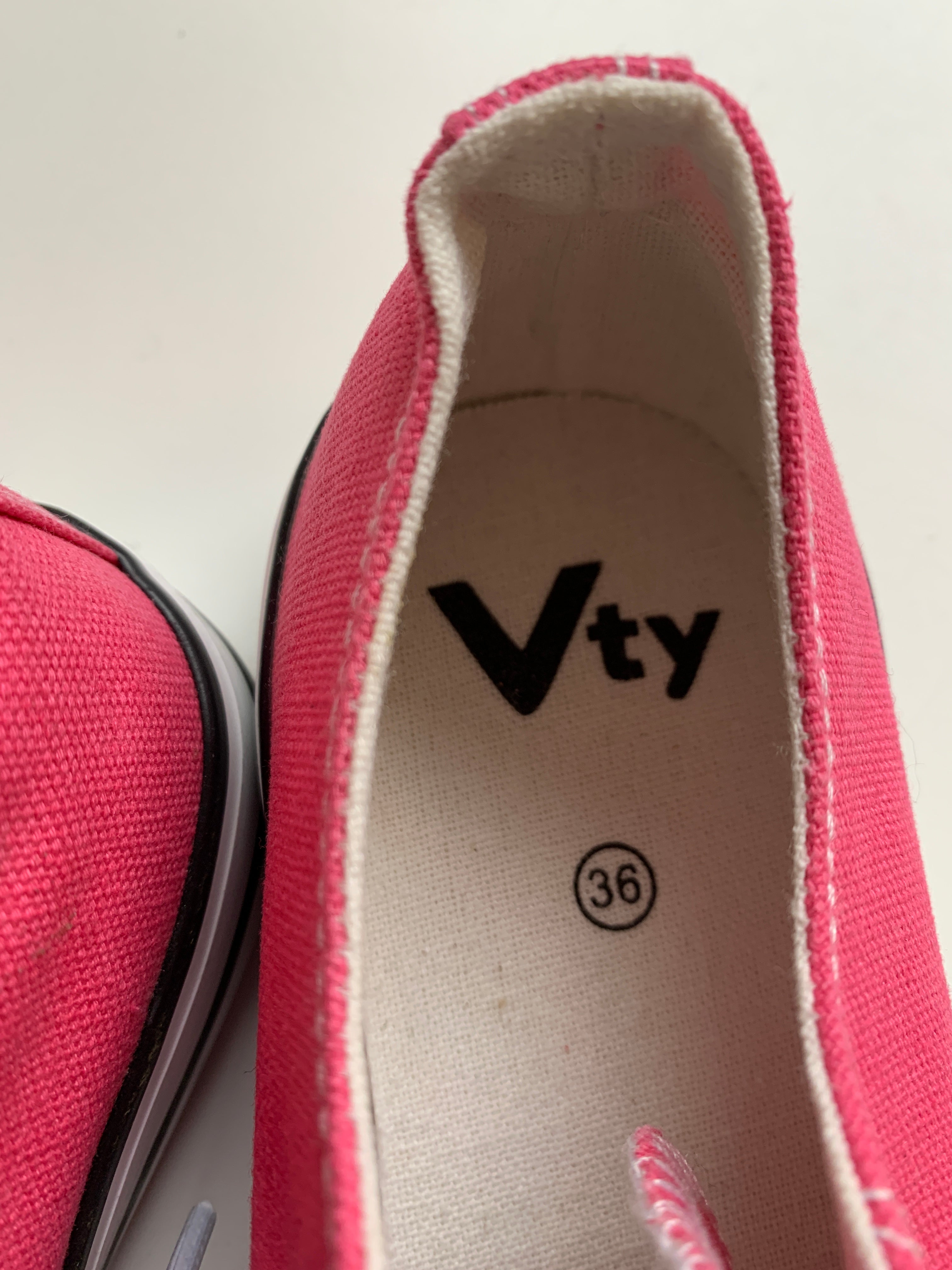 VTY Sneakers