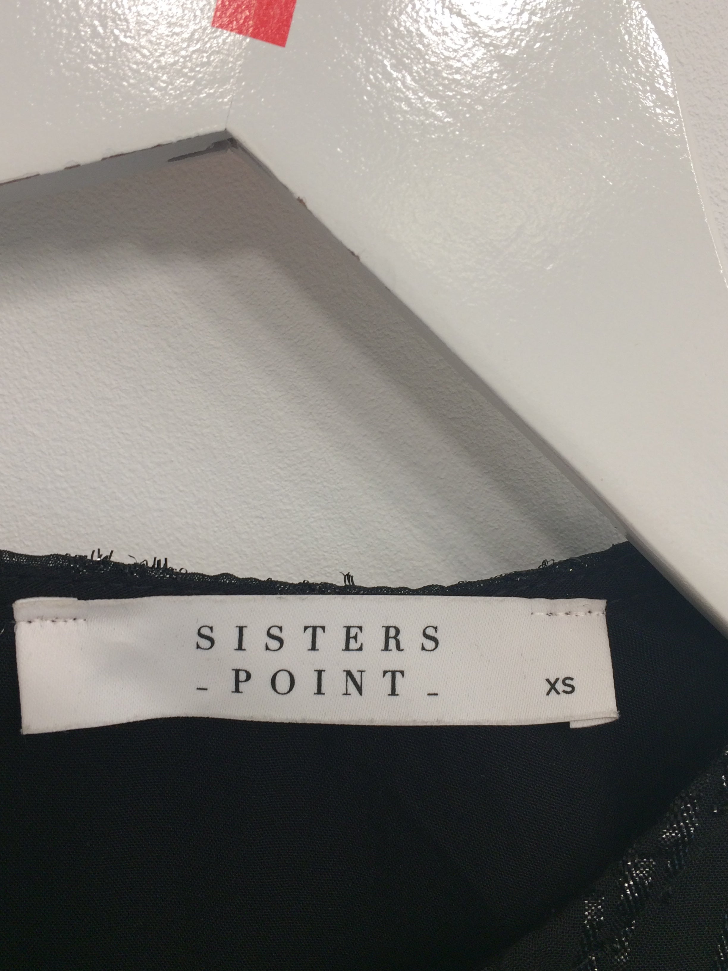 SistersPoint sort kjole