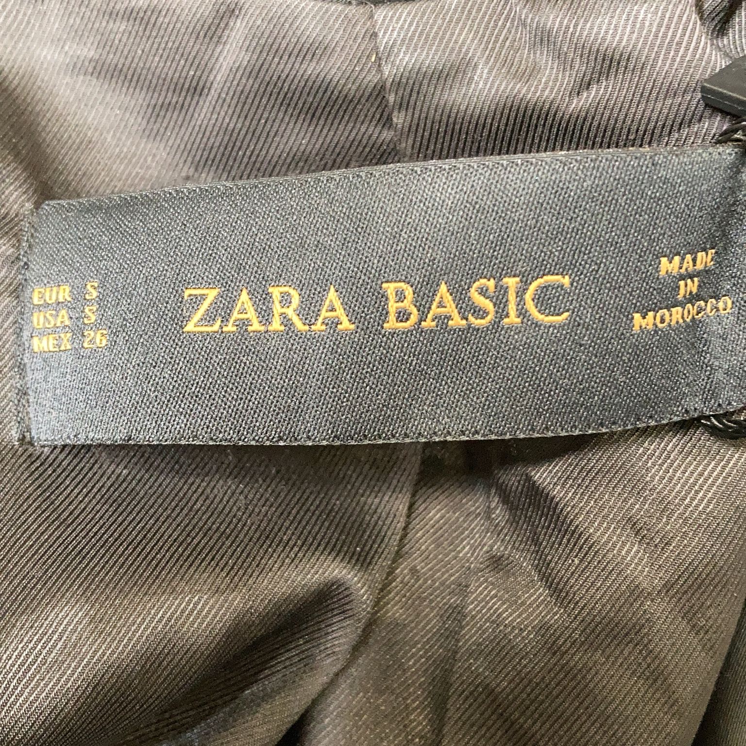 Zara Basic